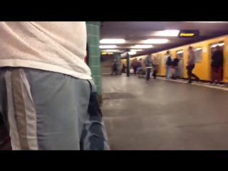 metro guy pee